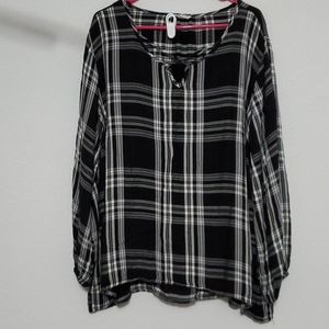 Back and white plaid top